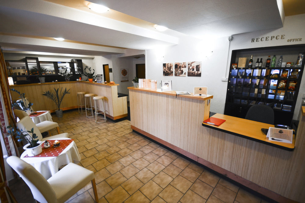 Hotel Paradies Τέπλιτσε Εξωτερικό φωτογραφία