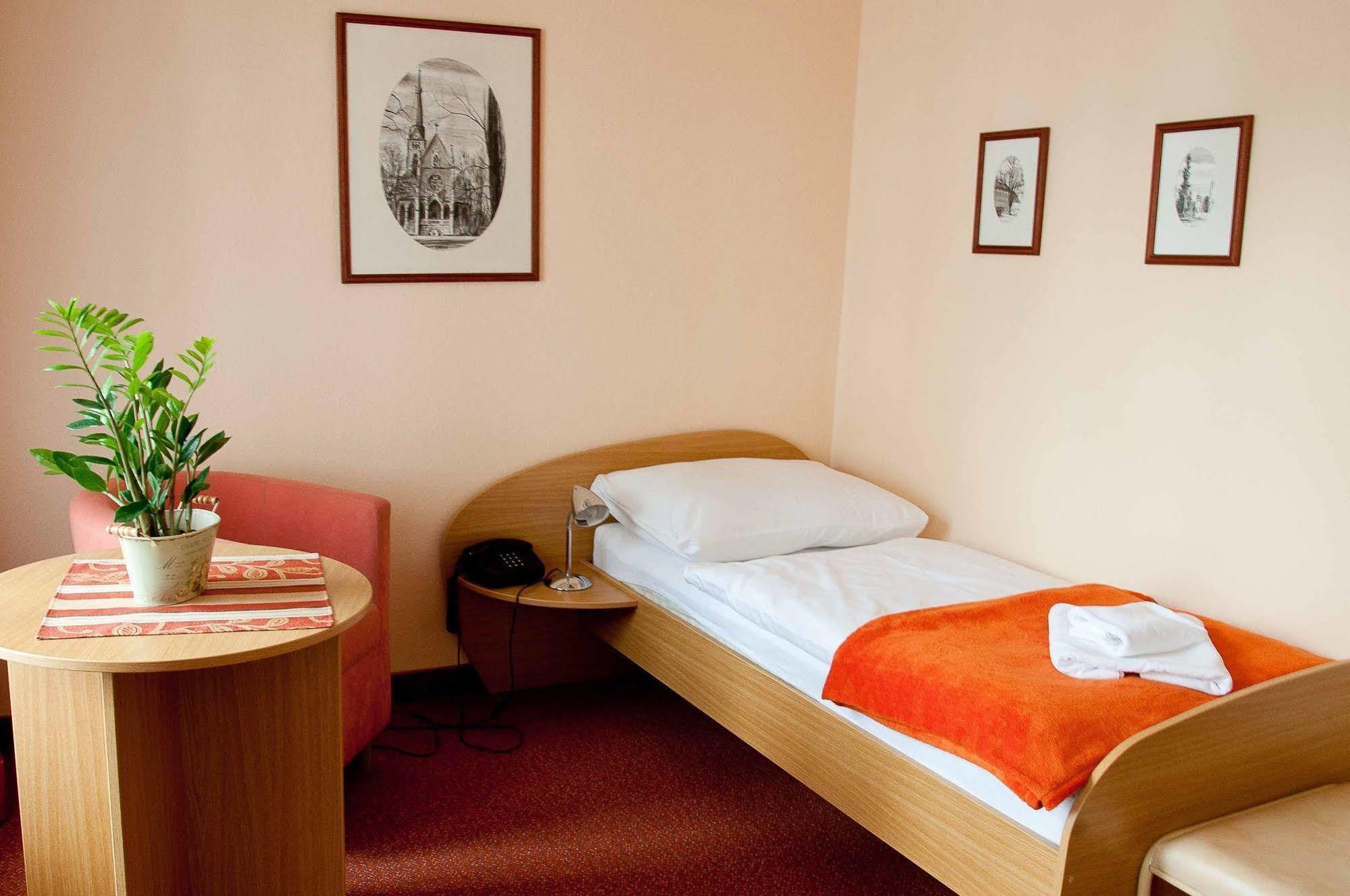 Hotel Paradies Τέπλιτσε Εξωτερικό φωτογραφία