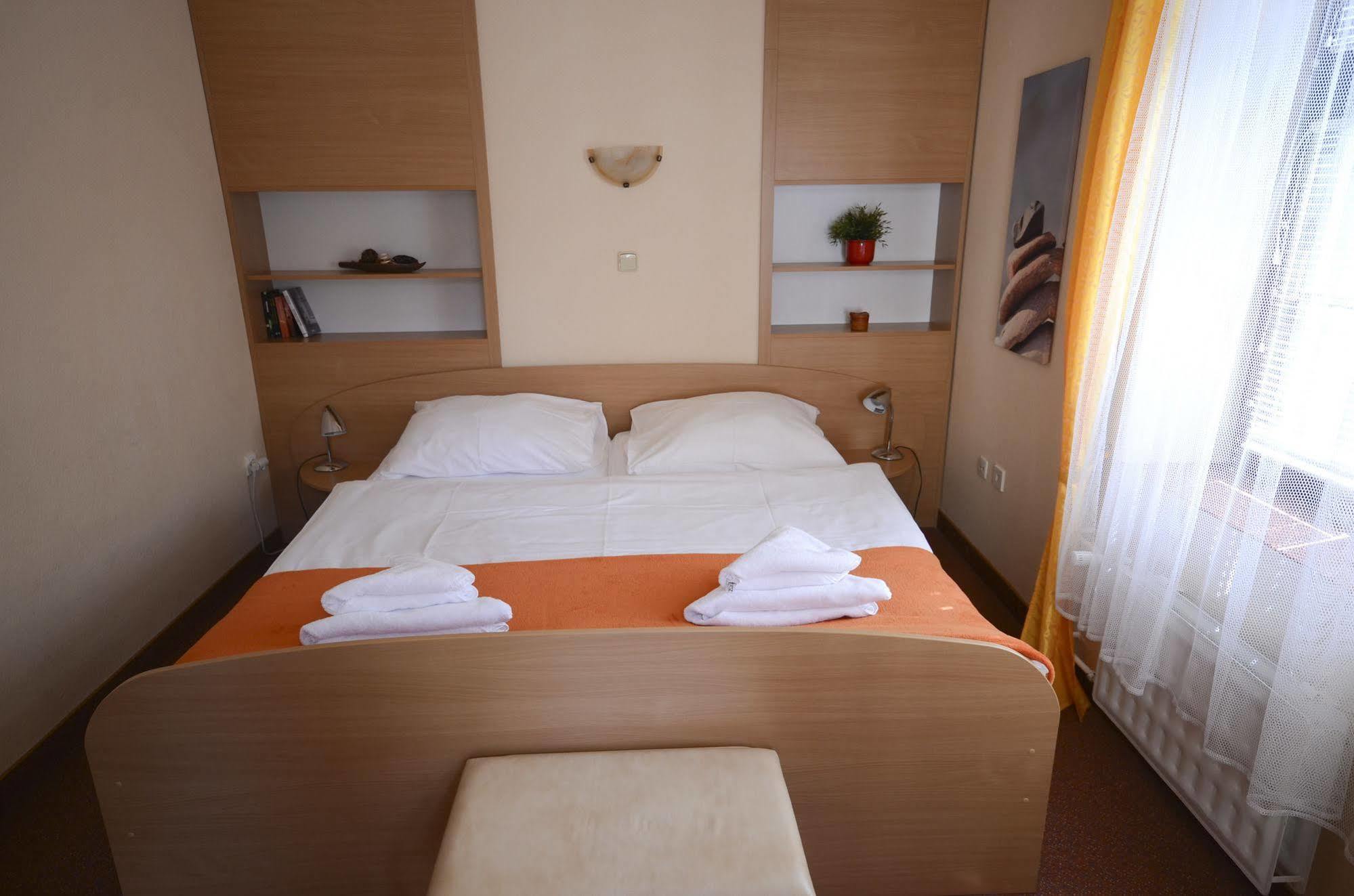 Hotel Paradies Τέπλιτσε Εξωτερικό φωτογραφία