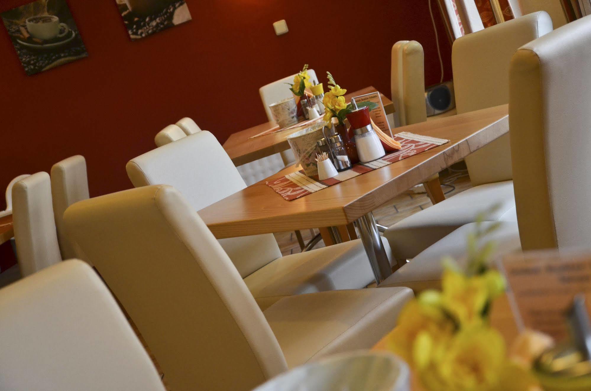 Hotel Paradies Τέπλιτσε Εξωτερικό φωτογραφία