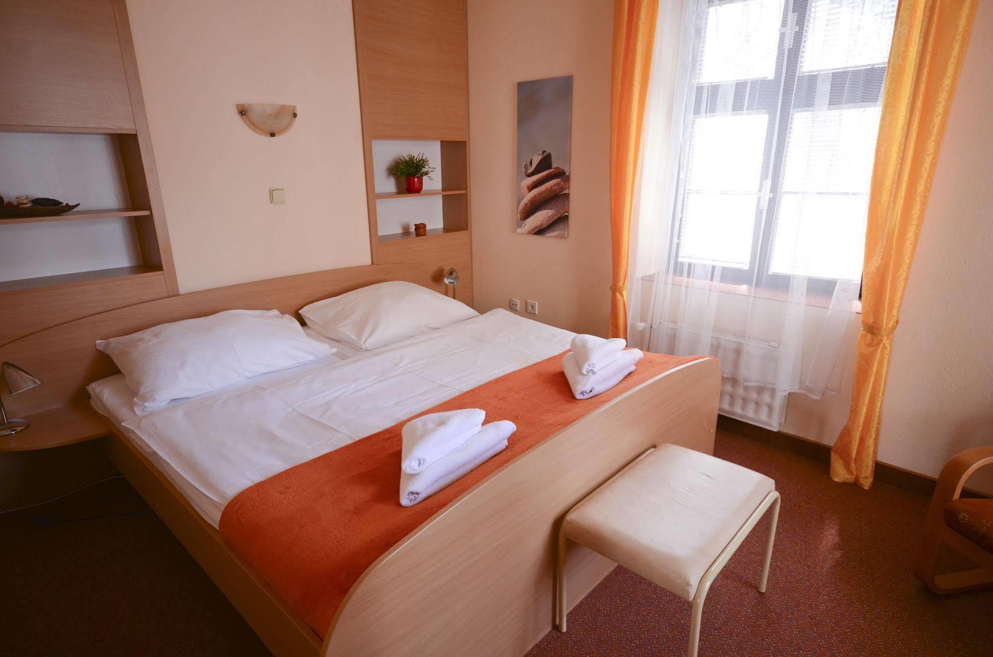 Hotel Paradies Τέπλιτσε Εξωτερικό φωτογραφία